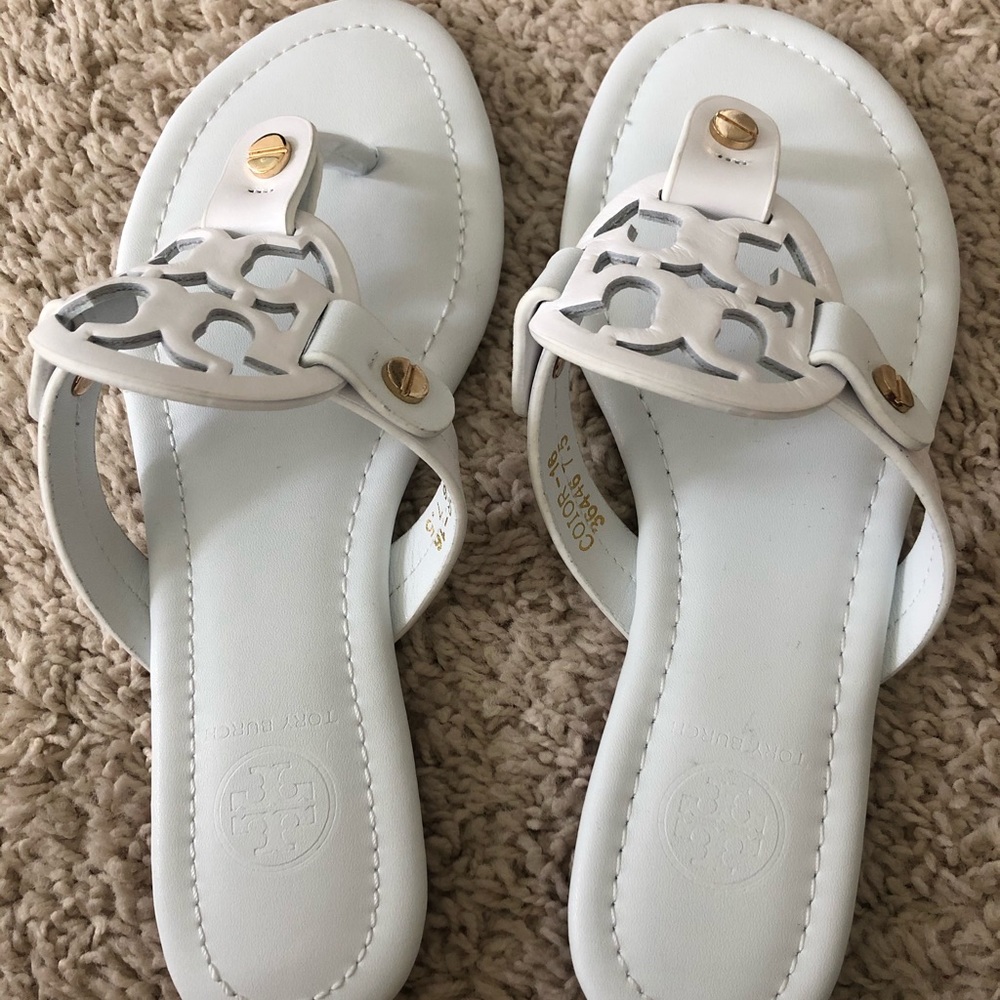 Not Authentic Tory Burch White Sandals